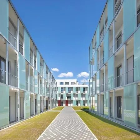 Emperors Baths - Cozy Modern Trewir