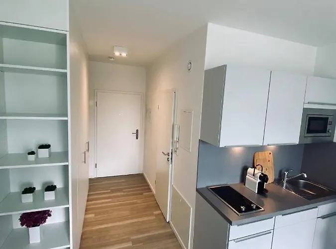 Emperors Baths - Cozy Modern Apartment *