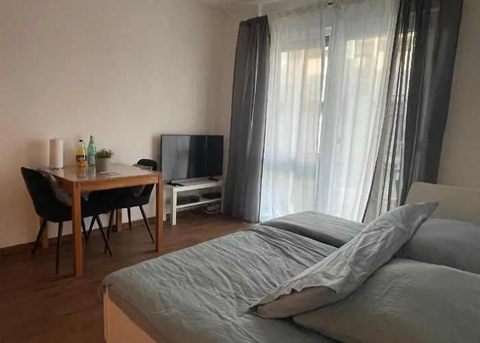 Emperors Baths - Cozy Modern Apartment *